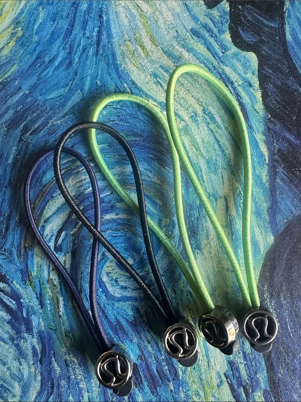 lululemon athletica zipper pull or hair tie Navy and  Green